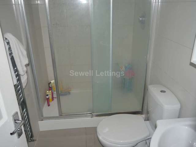  Image of 6 bedroom Detached house to rent in Donnington Road Reading RG1 at Donnington Road  Reading, RG1 5NE