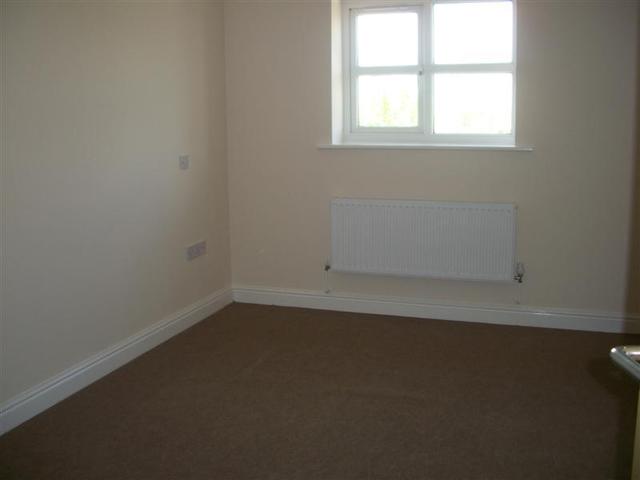  Image of 2 bedroom Flat to rent in Western Avenue Huyton Liverpool L36 at Western Avenue  Huyton, L36 4LT