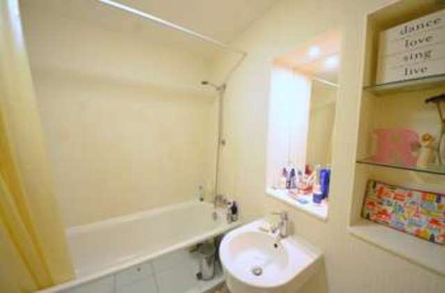  Image of 1 bedroom Apartment to rent in Drayton Park London N5 at Drayton Park  Highbury, N5 1DU
