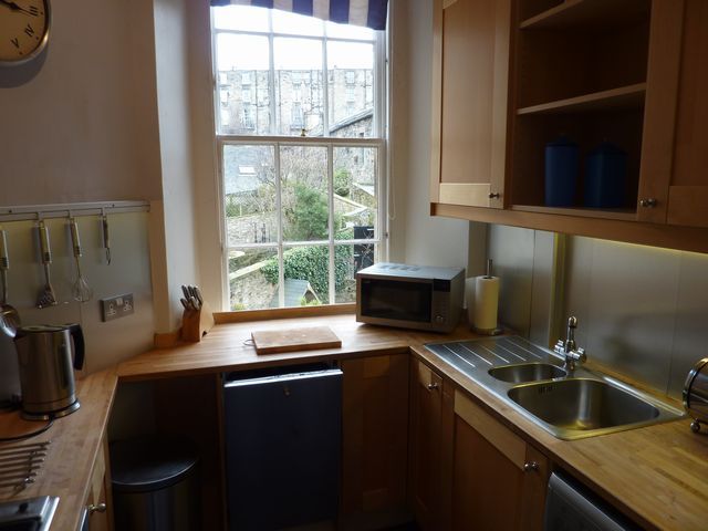  Image of 2 bedroom Flat to rent in Drummond Place Edinburgh EH3 at New Town Edinburgh Edinburgh, EH3 6PH