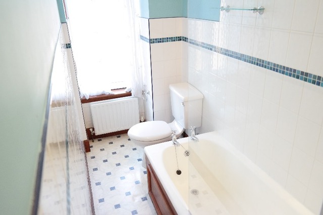  Image of 2 bedroom Flat to rent in Dudley Drive Glasgow G12 at Hyndland Glasgow Glasgow, G12 9SB