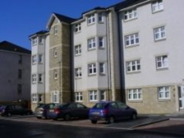  Image of 2 bedroom Flat to rent in Duff Street Edinburgh EH11 at Dalry Edinburgh Edinburgh, EH11 2HG