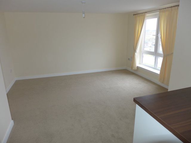  Image of 2 bedroom Flat to rent in Summerpark Road Dumfries DG1 at Dumfries Dumfries and Galloway Dumfries and Galloway, DG1 3FT