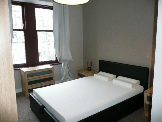  Image of 2 bedroom Flat to rent in Earl Street Glasgow G14 at Scotstoun Glasgow Glasgow, G14 0AY