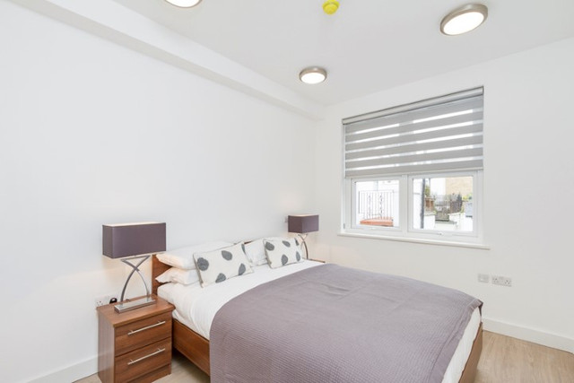  Image of 2 bedroom Flat to rent in Earls Court Road London SW5 at Earls Court Road  London, SW5 9RQ
