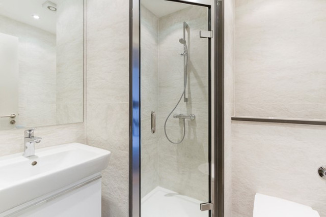  Image of 2 bedroom Flat to rent in Earls Court Road London SW5 at Earls Court Road  London, SW5 9RQ