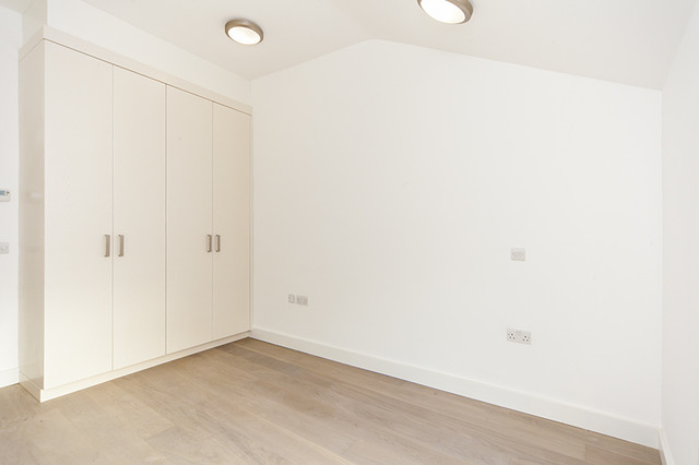  Image of 2 bedroom Flat to rent in Earls Court Road London SW5 at Earls Court Road  London, SW5 9RQ