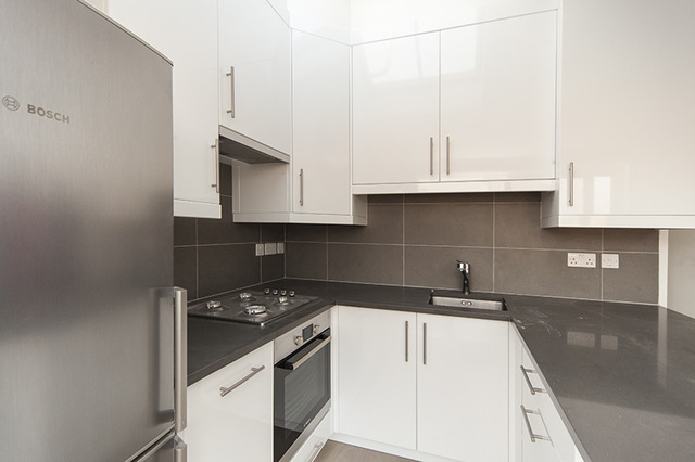  Image of 2 bedroom Flat to rent in Earls Court Road London SW5 at Earls Court Road  London, SW5 9RQ