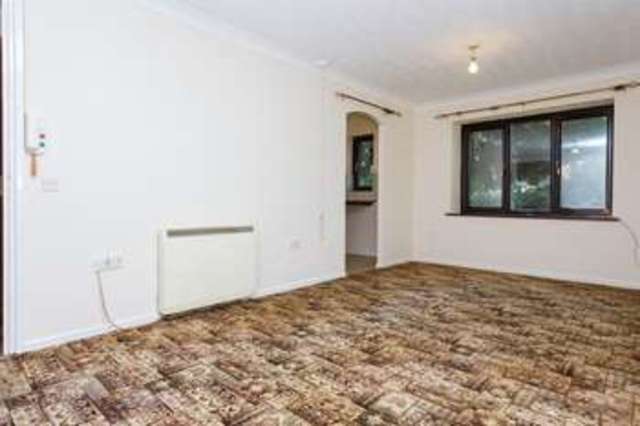  Image of 1 bedroom Retirement Property for sale in East Street Havant PO9 at East Street  Havant, PO9 1QS