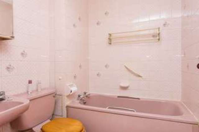  Image of 1 bedroom Retirement Property for sale in East Street Havant PO9 at East Street  Havant, PO9 1QS