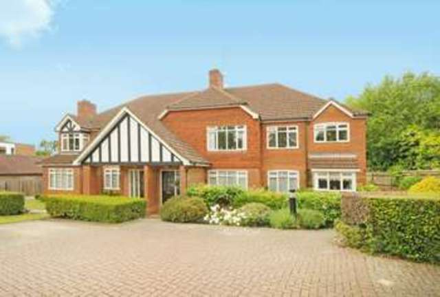  Image of 2 bedroom Maisonette for sale in Eastbury Avenue Northwood HA6 at Northwood, HA6 3LJ