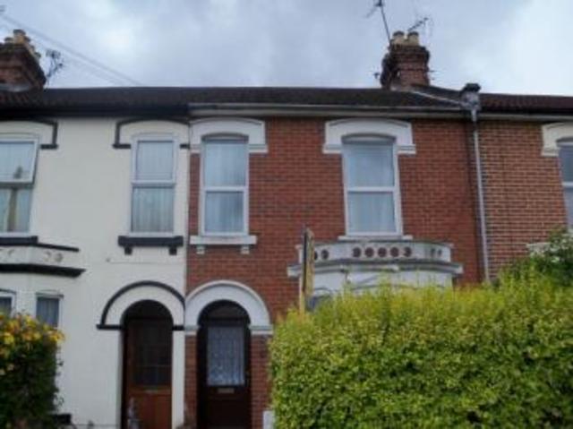 Image of 3 bedroom Terraced house to rent in The Crescent Eastleigh SO50 at The Crescent  Eastleigh, SO50 9BQ