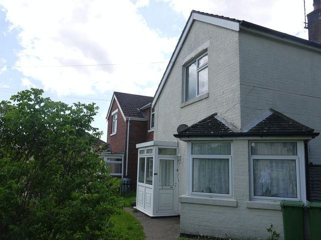  Image of 2 bedroom Flat to rent in Shakespeare Road Eastleigh SO50 at Shakespeare Road  EASTLEIGH, SO50 4FY