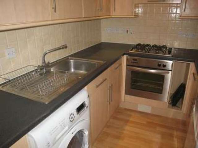  Image of 1 bedroom Flat to rent in Twyford Road Eastleigh SO50 at 104 Twyford Road  EASTLEIGH, SO50 4BS