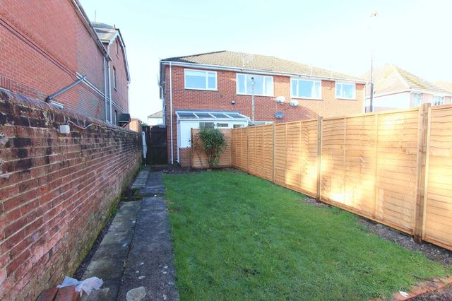  Image of 2 bedroom Flat to rent in Twyford Road Eastleigh SO50 at Twyford Road  Eastleigh, SO50 4HJ