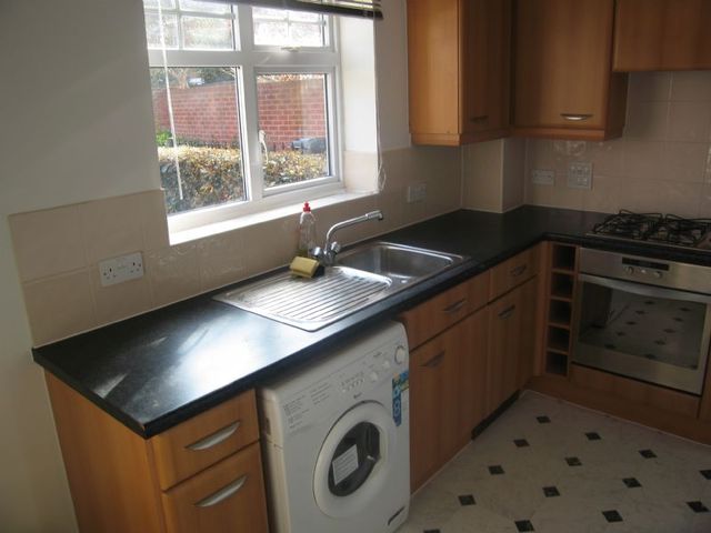  Image of 2 bedroom Flat to rent in Benny Hill Close Eastleigh SO50 at Benny Hill Close  Eastleigh, SO50 5GG