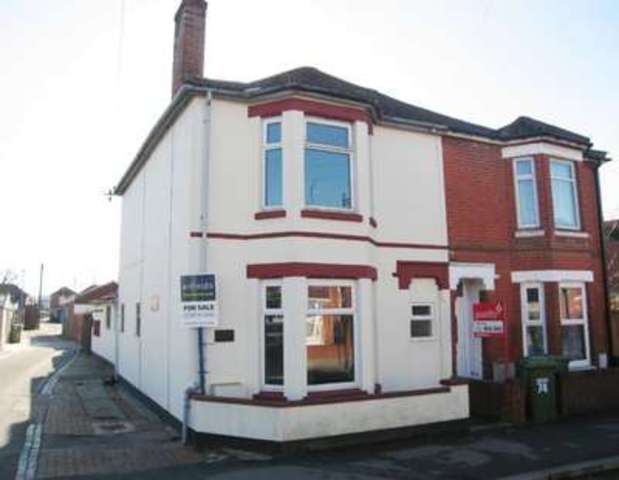  Image of 3 bedroom Semi-Detached house to rent in Factory Road Eastleigh SO50 at Factory Road  Eastleigh, SO50 5NU