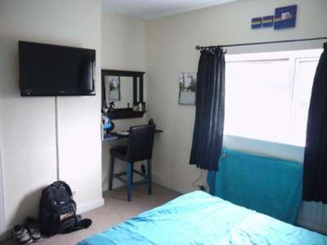  Image of 3 bedroom Semi-Detached house to rent in Milton Road Eastleigh SO50 at Milton Road  Eastleigh, SO50 4GJ