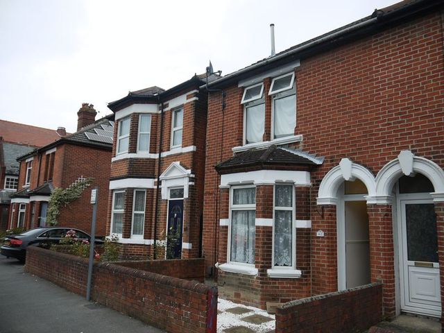  Image of 3 bedroom Terraced house to rent in Desborough Road Eastleigh SO50 at Desborough Road CENTRAL EASTLEIGH North Stoneham, SO50 5NS