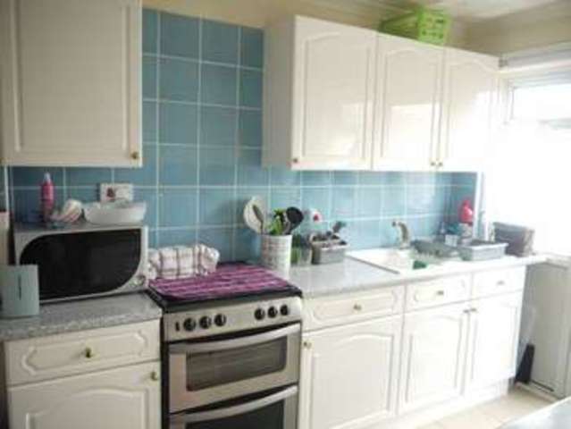  Image of 4 bedroom Semi-Detached house to rent in Royston Avenue Eastleigh SO50 at Royston Avenue  Eastleigh, SO50 4NJ