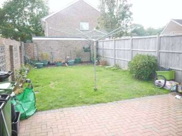  Image of 4 bedroom Semi-Detached house to rent in Royston Avenue Eastleigh SO50 at Royston Avenue  Eastleigh, SO50 4NJ