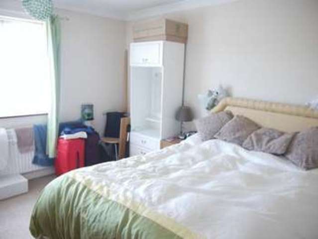  Image of 4 bedroom Semi-Detached house to rent in Royston Avenue Eastleigh SO50 at Royston Avenue  Eastleigh, SO50 4NJ