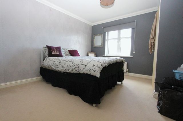  Image of 2 bedroom Flat to rent in Causton Gardens Eastleigh SO50 at Causton Gardens  Eastleigh, SO50 9PJ