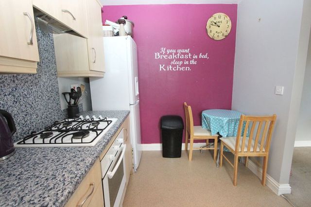  Image of 2 bedroom Flat to rent in Causton Gardens Eastleigh SO50 at Causton Gardens  Eastleigh, SO50 9PJ