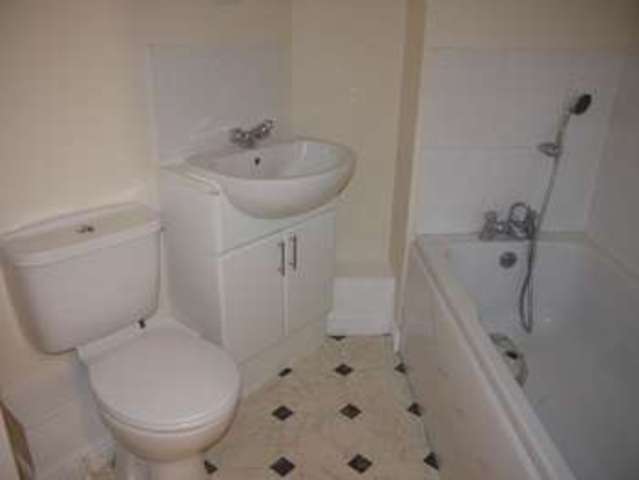  Image of 2 bedroom Flat to rent in Benny Hill Close Eastleigh SO50 at Benny Hill Close  Eastleigh, SO50 5GG