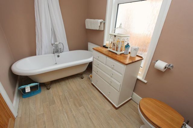  Image of 3 bedroom Terraced house to rent in High Street Eastleigh SO50 at High Street  Eastleigh, SO50 5LR