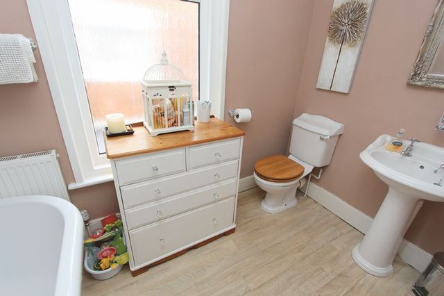  Image of 3 bedroom Terraced house to rent in High Street Eastleigh SO50 at High Street  Eastleigh, SO50 5LR