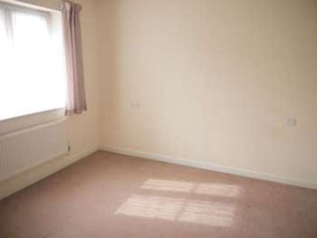  Image of 3 bedroom Terraced house for sale in Drum Road Eastleigh SO50 at Drum Road  EASTLEIGH, SO50 5SU