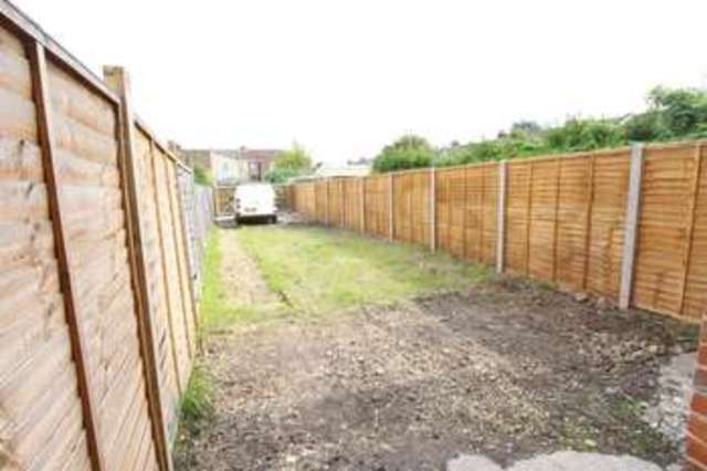  Image of 3 bedroom Terraced house to rent in Desborough Road Eastleigh SO50 at Desborough Road  EASTLEIGH, SO50 5NF