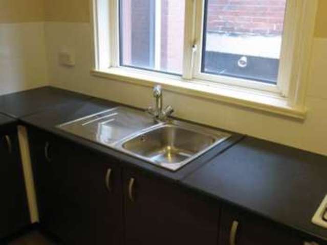  Image of 1 bedroom Flat to rent in Desborough Road Eastleigh SO50 at 6 Desborough Road  EASTLEIGH, SO50 5NX