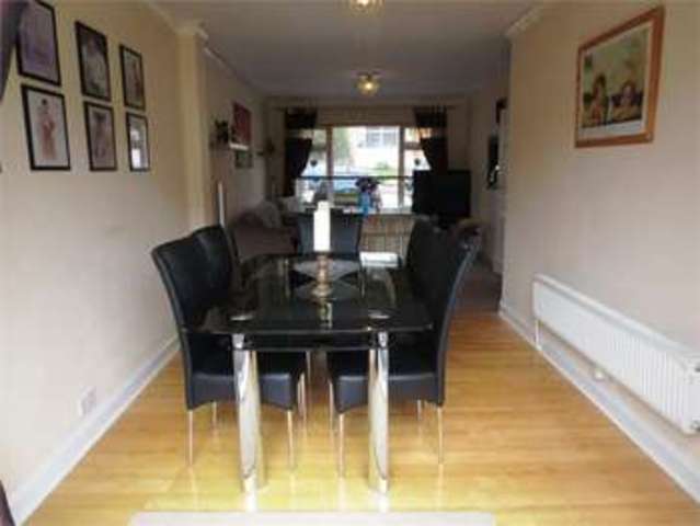 Image of 4 bedroom Terraced house for sale in Eastwood Old Road Leigh-on-Sea SS9 at Eastwood old road Leigh on sea Eastwood, SS9 4RP
