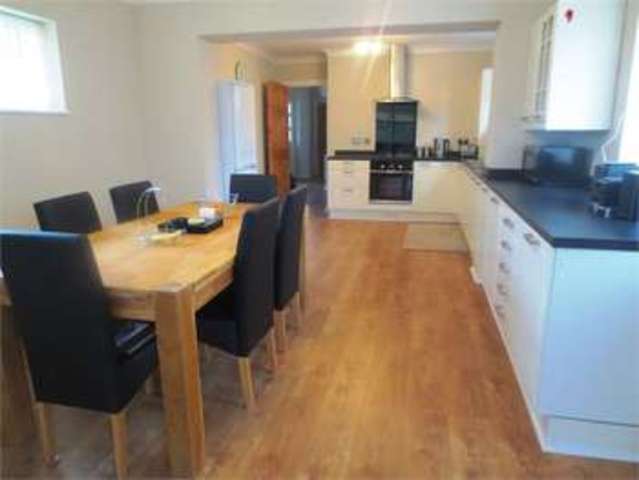  Image of 3 bedroom Detached house for sale in Eastwood Old Road Leigh-on-Sea SS9 at Eastwood old road Leigh on sea Eastwood, SS9 4RS