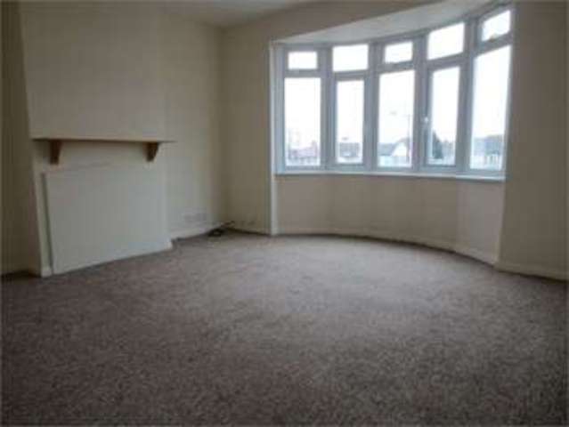  Image of 2 bedroom Apartment to rent in Eastwood Road North Leigh-on-Sea SS9 at Eastwood Road North Leigh on sea Eastwood, SS9 4LT