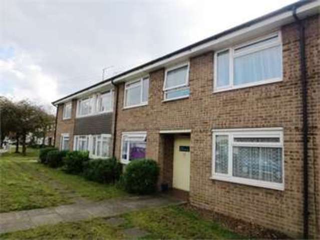  Image of 1 bedroom Apartment for sale in Eaton Road Leigh-on-Sea SS9 at Eaton Road Leigh on sea Leigh-on-Sea, SS9 3PG