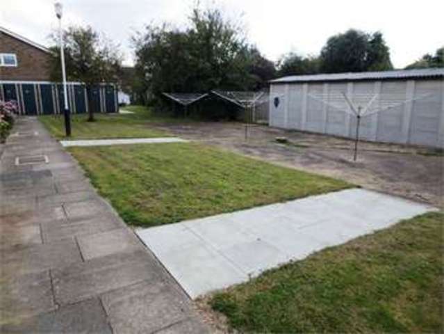  Image of 1 bedroom Apartment for sale in Eaton Road Leigh-on-Sea SS9 at Eaton Road Leigh on sea Leigh-on-Sea, SS9 3PG