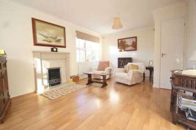  Image of 4 bedroom Detached house for sale in Ebsdorf Close Bidford-on-Avon Alcester B50 at Ebsdorf Close  Warks, B50 4FQ