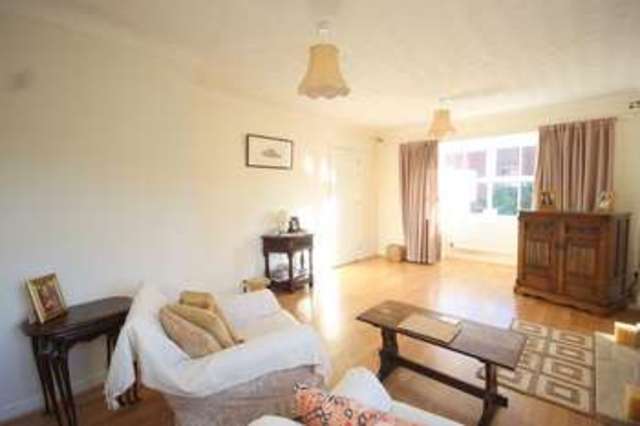  Image of 4 bedroom Detached house for sale in Ebsdorf Close Bidford-on-Avon Alcester B50 at Ebsdorf Close  Warks, B50 4FQ