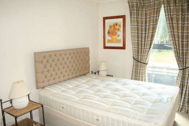  Image of 2 bedroom Apartment to rent in Ebury Bridge Road London SW1W at Ebury Bridge Road Sloane Square London, SW1W 8RB