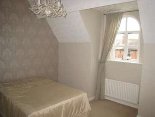  Image of 2 bedroom Mews to rent in Eddisford Drive Culcheth Warrington WA3 at Culcheth  Warrington, WA3 4EZ