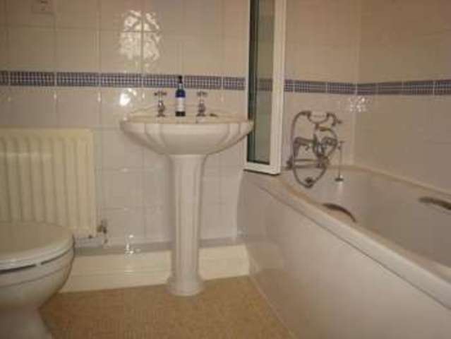  Image of 2 bedroom Mews to rent in Eddisford Drive Culcheth Warrington WA3 at Culcheth  Warrington, WA3 4EZ