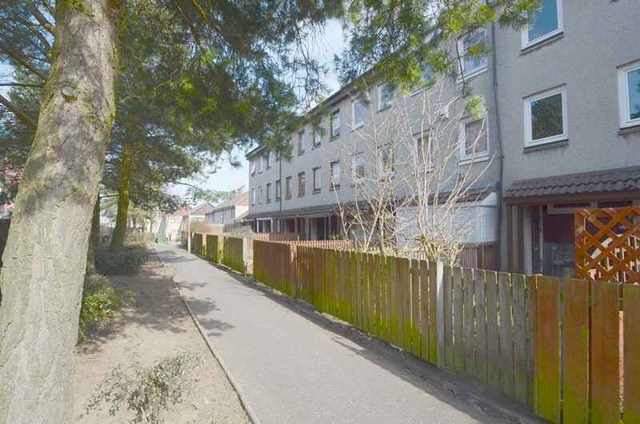  Image of 3 bedroom Terraced house to rent in Eden Drive Livingston EH54 at Craigshill West Lothian West Lothian, EH54 5LB