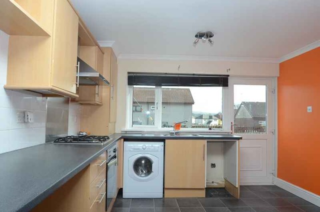  Image of 3 bedroom Terraced house to rent in Eden Drive Livingston EH54 at Craigshill West Lothian West Lothian, EH54 5LB