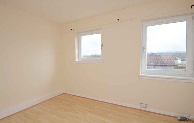  Image of 3 bedroom Terraced house to rent in Eden Drive Livingston EH54 at Craigshill West Lothian West Lothian, EH54 5LB
