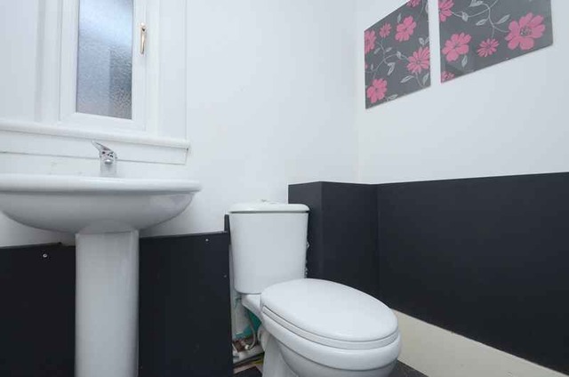  Image of 3 bedroom Terraced house to rent in Eden Drive Livingston EH54 at Craigshill West Lothian West Lothian, EH54 5LB