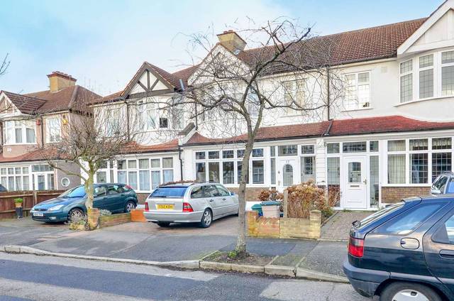  Image of 3 bedroom Detached house to rent in Eden Way Beckenham BR3 at Eden Way  Beckenham, BR3 3DN