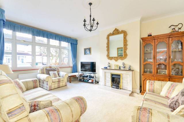  Image of 3 bedroom Detached house to rent in Eden Way Beckenham BR3 at Eden Way  Beckenham, BR3 3DN